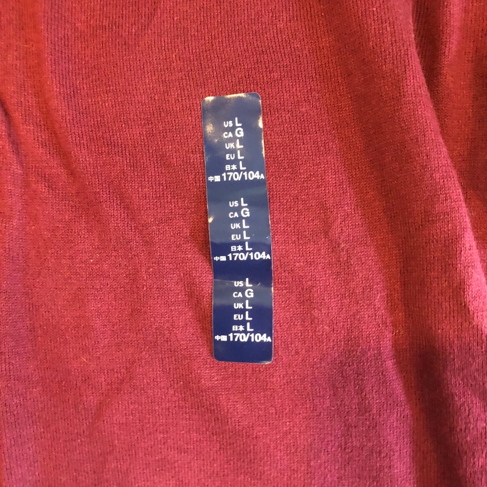 BRAND NEW gap sweater - Picture 2 of 4